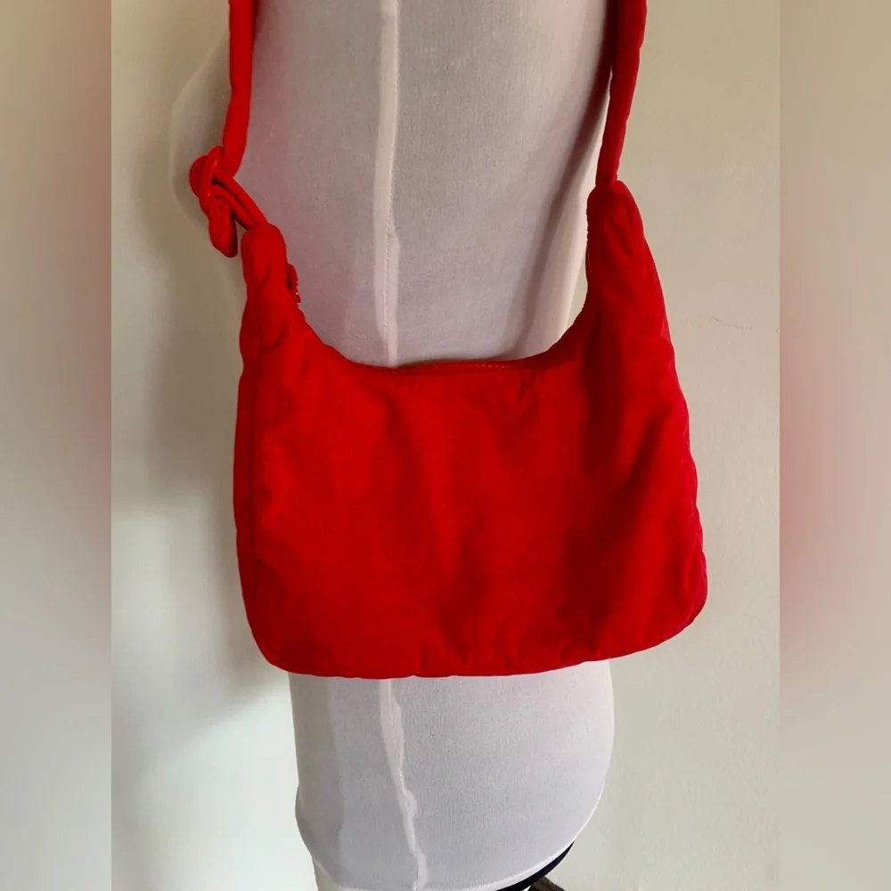 Baggu Mini Nylon Shoulder Bag Candy Apple Red Slouchy Hobo Travel Buckle - Picture 8 of 16